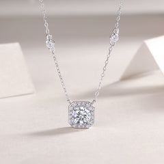 Flower Love - A Fashionable And Luxurious Diamond Jewelry Pendant Set With 1-carat Moissan Diamond S925 Sterling Silver And Platinum Plating