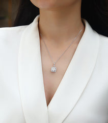 Innocence - A Fashionable And Luxurious Diamond Jewelry Piece Set With 2-carat Moissanite S925 Sterling Silver And Platinum-plated Pendant