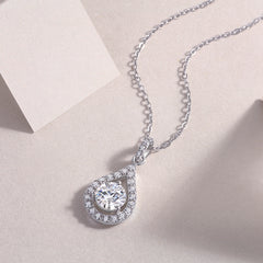 Heart Charm - A Fashionable And Luxurious Diamond Jewelry Piece Set With 1-carat Moissan Diamond S925 Sterling Silver And Platinum-plated Pendant