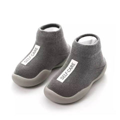 Wear Socks And Socks With Soles For One Year Old Girls Indoors