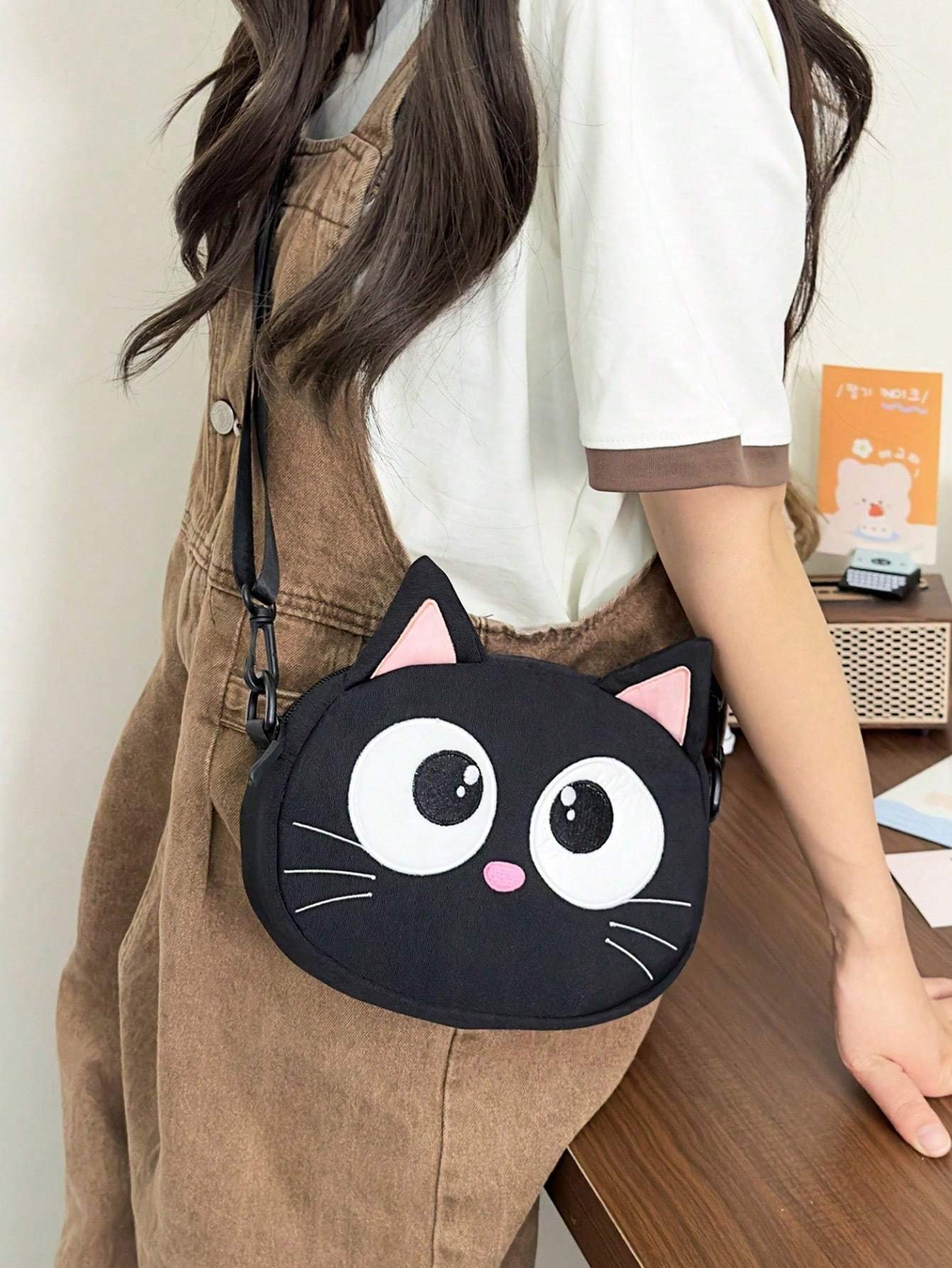 New Cute Cartoon Shoulder Bag Big Eyed Black Cat Messenger Bag For Women  And Versatile Student Storage Coin Purse Bag