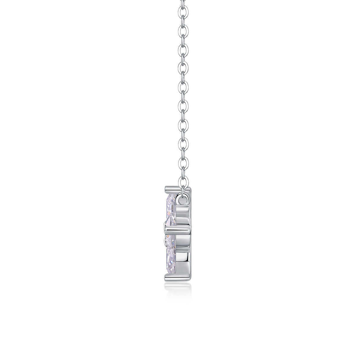Lucky Four-leaf Clover - A Fashionable And Luxurious Diamond Jewelry Pendant Set With Moissanite S925 Sterling Silver And Platinum Plating