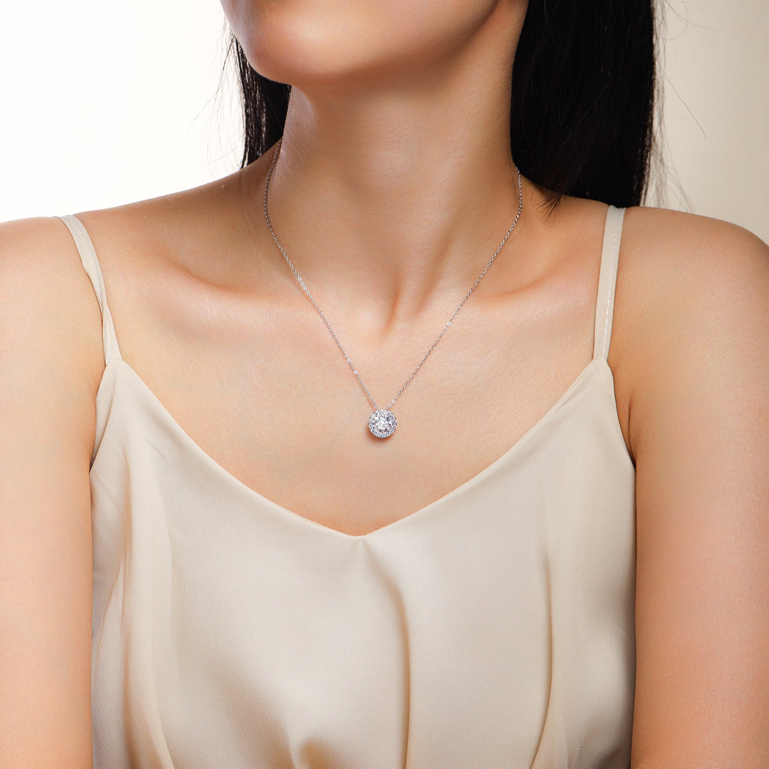 Legend Of The Starry Night - A Fashionable And Luxurious Diamond Jewelry Pendant Set With 2-carat Moissanite S925 Sterling Silver And Platinum Plating
