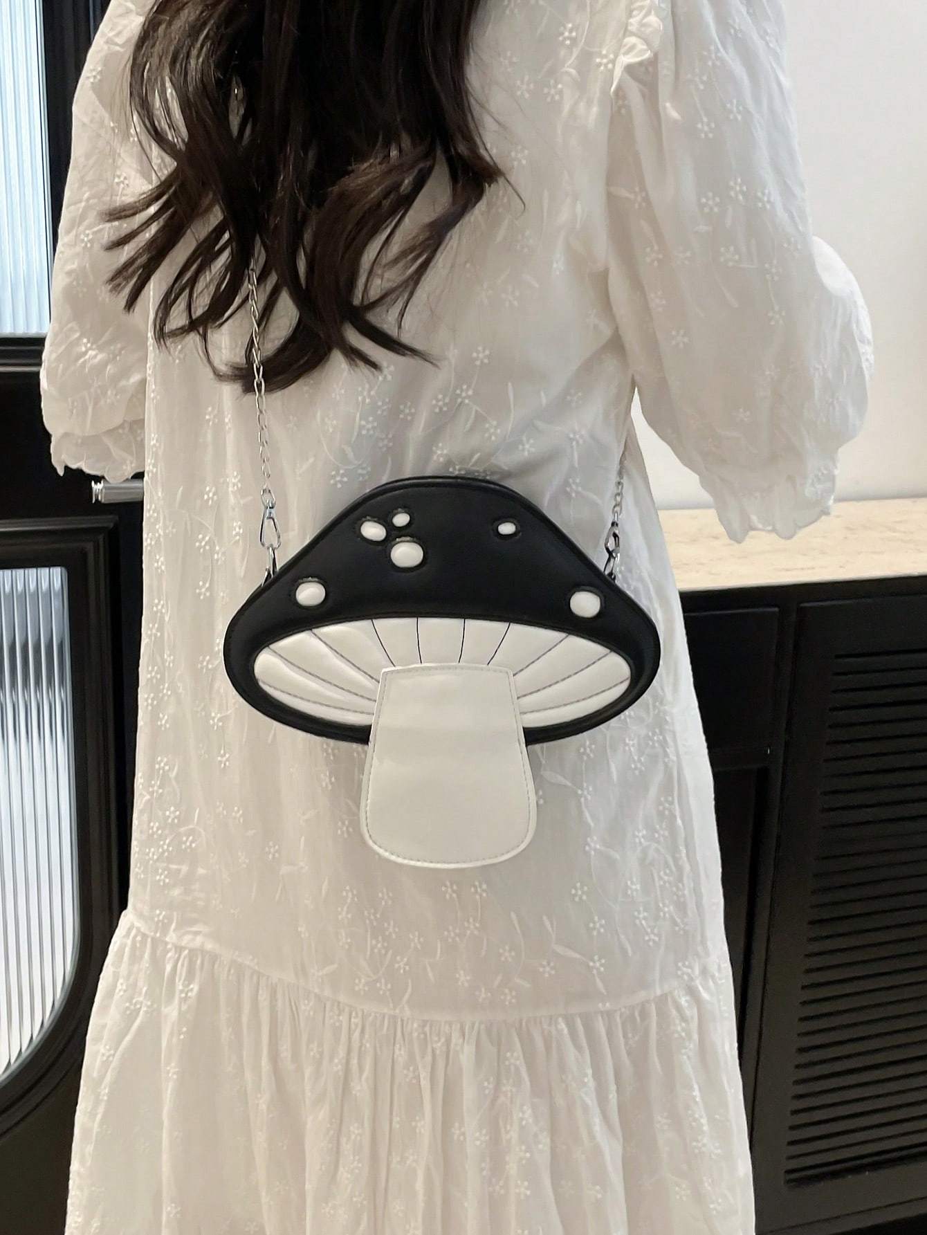 Foreign  2025 Summer New Contrast Color Simulation Mushroom Crossbody Chain Bag Girl Cross-border  Funny Crossbody Bag