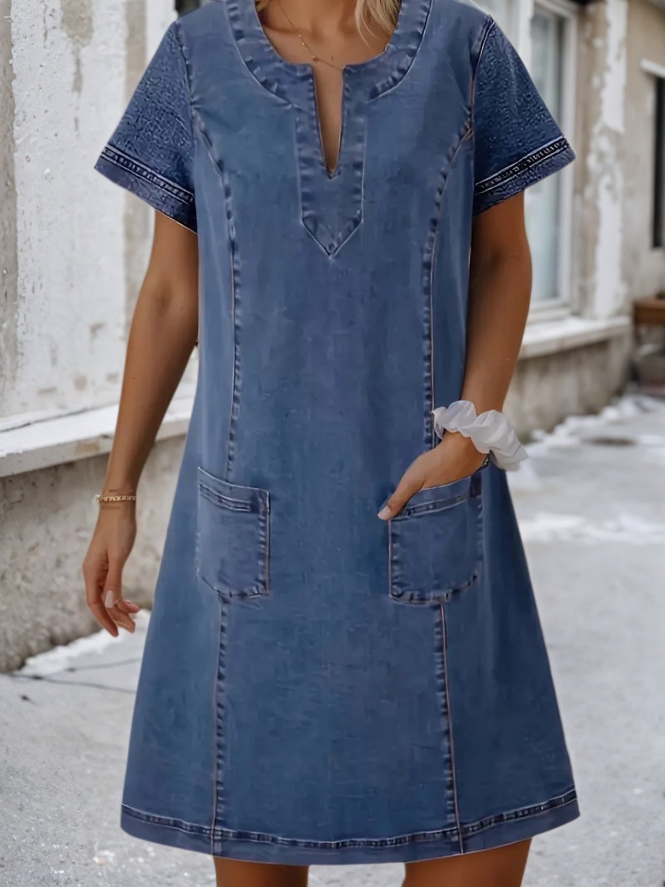 2025 Women's New Denim Dress, V-neck Pleated Pocket, Short Sleeved, Casual Style, Suitable For All Seasons, Fashionable And Good-looking
