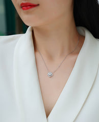 Lucky Flower - A Fashionable And Luxurious Diamond Jewelry Pendant Set With 1-carat Moissanite S925 Sterling Silver And Platinum Plating